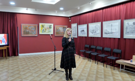 В Троицке открылась выставка картин О.Ларичевой